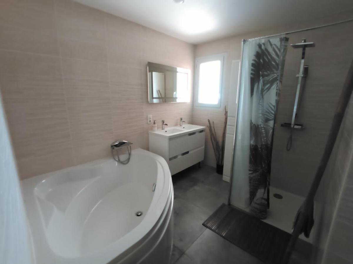Appartements Dans Residence Avec Piscine - Mer A 500M 海滨圣玛丽 外观 照片